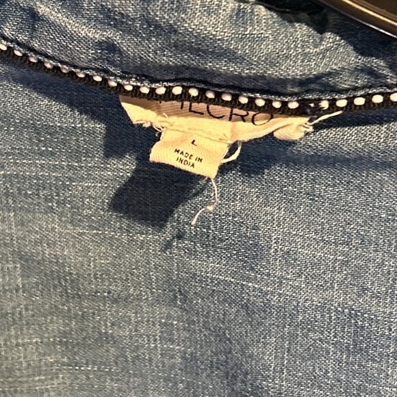 PILCRO Denim Button Up Shirt Long Sleeve Womens LARGE Anthropologie - Picture 2 of 5